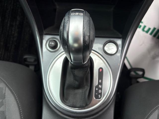 ザ・ビートル デザインマイスター　ナビ　バックカメラ　フルセグ　ブラインドスポットモニター　クルーズコントロール　ドライブレコーダー　ＨＩＤヘッドライト　純正アルミホイール　オートライト　スマートキー　パドルシフト　プッシュスタート（15枚目）