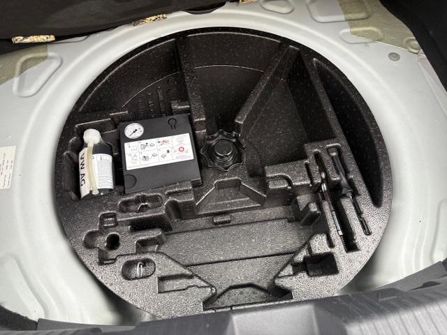 ザ・ビートル デザインマイスター　ナビ　バックカメラ　フルセグ　ブラインドスポットモニター　クルーズコントロール　ドライブレコーダー　ＨＩＤヘッドライト　純正アルミホイール　オートライト　スマートキー　パドルシフト　プッシュスタート（20枚目）