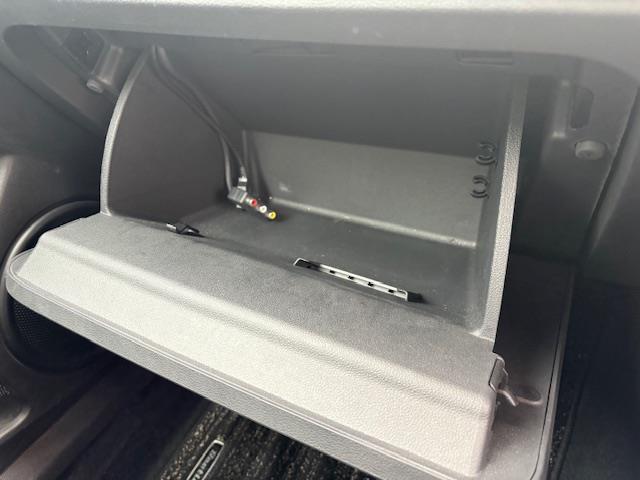 ザ・ビートル デザインマイスター　ナビ　バックカメラ　フルセグ　ブラインドスポットモニター　クルーズコントロール　ドライブレコーダー　ＨＩＤヘッドライト　純正アルミホイール　オートライト　スマートキー　パドルシフト　プッシュスタート（23枚目）