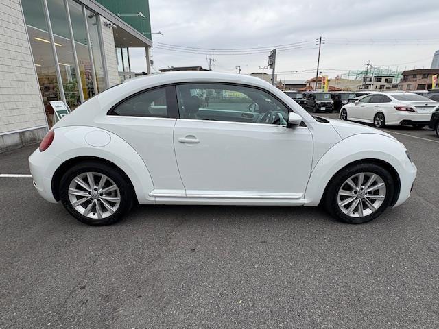 ザ・ビートル デザインマイスター　ナビ　バックカメラ　フルセグ　ブラインドスポットモニター　クルーズコントロール　ドライブレコーダー　ＨＩＤヘッドライト　純正アルミホイール　オートライト　スマートキー　パドルシフト　プッシュスタート（38枚目）