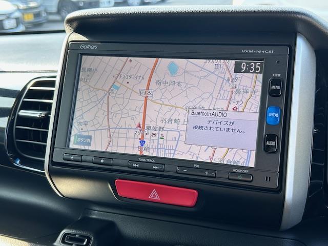Ｎ－ＢＯＸ Ｇ・Ｌパッケージ　純正ナビ　バックカメラ　ＴＶ　片側パワースライドドア　ＨＩＤヘッドライト　ＥＴＣ　ステアリングスイッチ　オートライト　純正アルミホイール　プッシュスタート　スマートキー　アイドリングストップ（3枚目）