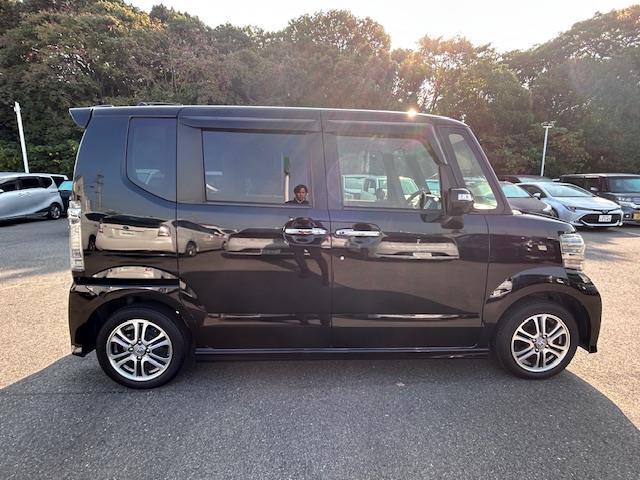 Ｎ－ＢＯＸ Ｇ・Ｌパッケージ　純正ナビ　バックカメラ　ＴＶ　片側パワースライドドア　ＨＩＤヘッドライト　ＥＴＣ　ステアリングスイッチ　オートライト　純正アルミホイール　プッシュスタート　スマートキー　アイドリングストップ（35枚目）