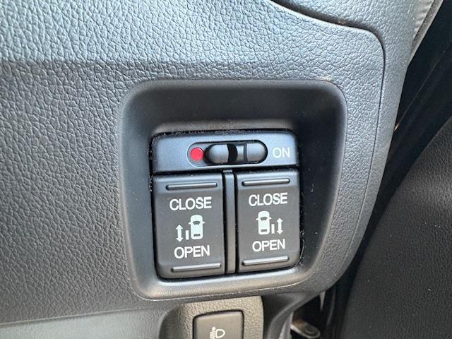 Ｎ－ＢＯＸ Ｇ　ＳＳパッケージ　ＳＤナビ　フルセグ　Ｂｌｕｅｔｏｏｔｈ　両側パワースライドドア　バックカメラ　衝突被害軽減システム　横滑り防止装置　社外ＡＷ　社外フロアマット　スペアキー１本　取扱説明書　保証書（5枚目）