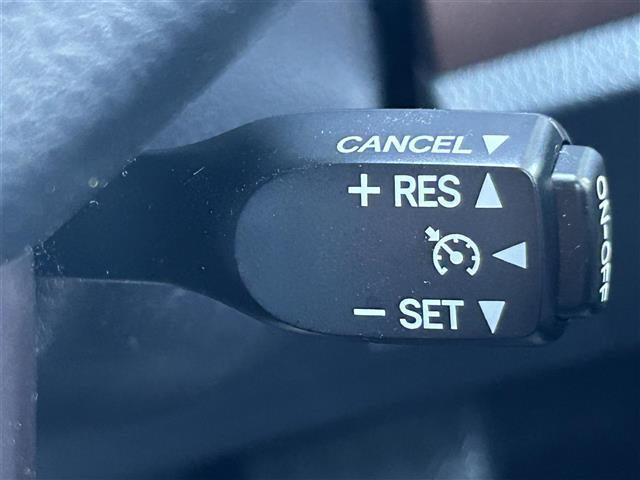 エスクァイア Ｇｉ　プレミアムパッケージ　１１型ＡＬＰＩＮＥナビ　Ｂｌｕｅｔｏｏｔｈ　両側パワスラ　クルーズコントロール　バックカメラ　衝突軽減ブレーキ　レーンキープアシスト　横滑り防止装置　コーナーセンサー　オートマチックハイビーム（5枚目）