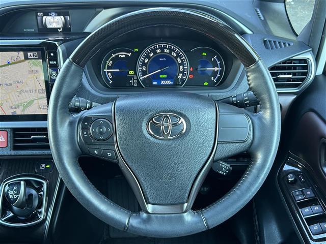 エスクァイア Ｇｉ　プレミアムパッケージ　１１型ＡＬＰＩＮＥナビ　Ｂｌｕｅｔｏｏｔｈ　両側パワスラ　クルーズコントロール　バックカメラ　衝突軽減ブレーキ　レーンキープアシスト　横滑り防止装置　コーナーセンサー　オートマチックハイビーム（8枚目）