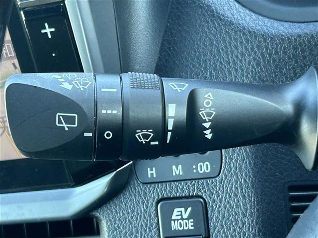 エスクァイア Ｇｉ　プレミアムパッケージ　１１型ＡＬＰＩＮＥナビ　Ｂｌｕｅｔｏｏｔｈ　両側パワスラ　クルーズコントロール　バックカメラ　衝突軽減ブレーキ　レーンキープアシスト　横滑り防止装置　コーナーセンサー　オートマチックハイビーム（10枚目）