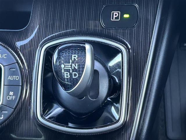 エスクァイア Ｇｉ　プレミアムパッケージ　１１型ＡＬＰＩＮＥナビ　Ｂｌｕｅｔｏｏｔｈ　両側パワスラ　クルーズコントロール　バックカメラ　衝突軽減ブレーキ　レーンキープアシスト　横滑り防止装置　コーナーセンサー　オートマチックハイビーム（15枚目）