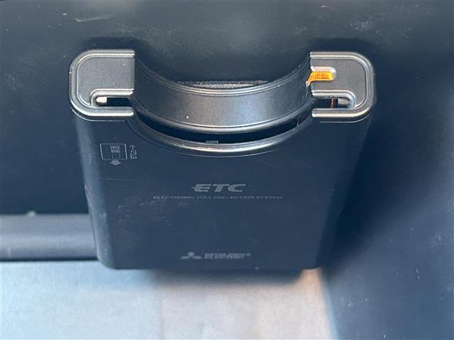 エスクァイア Ｇｉ　プレミアムパッケージ　１１型ＡＬＰＩＮＥナビ　Ｂｌｕｅｔｏｏｔｈ　両側パワスラ　クルーズコントロール　バックカメラ　衝突軽減ブレーキ　レーンキープアシスト　横滑り防止装置　コーナーセンサー　オートマチックハイビーム（17枚目）