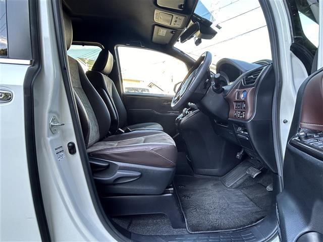 エスクァイア Ｇｉ　プレミアムパッケージ　１１型ＡＬＰＩＮＥナビ　Ｂｌｕｅｔｏｏｔｈ　両側パワスラ　クルーズコントロール　バックカメラ　衝突軽減ブレーキ　レーンキープアシスト　横滑り防止装置　コーナーセンサー　オートマチックハイビーム（20枚目）