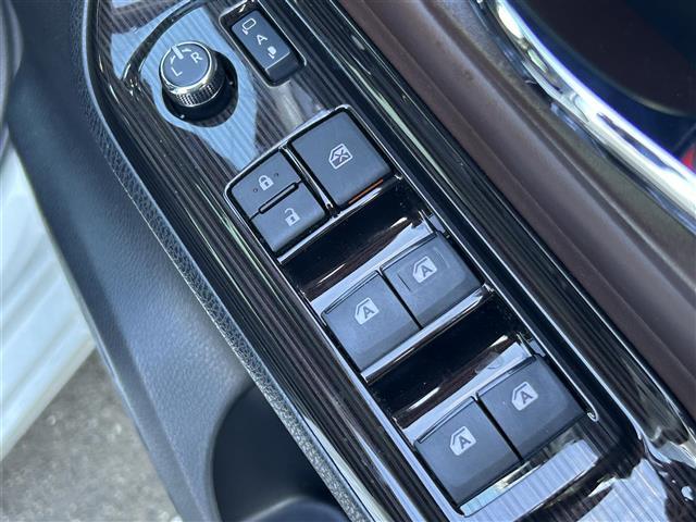 エスクァイア Ｇｉ　プレミアムパッケージ　１１型ＡＬＰＩＮＥナビ　Ｂｌｕｅｔｏｏｔｈ　両側パワスラ　クルーズコントロール　バックカメラ　衝突軽減ブレーキ　レーンキープアシスト　横滑り防止装置　コーナーセンサー　オートマチックハイビーム（22枚目）