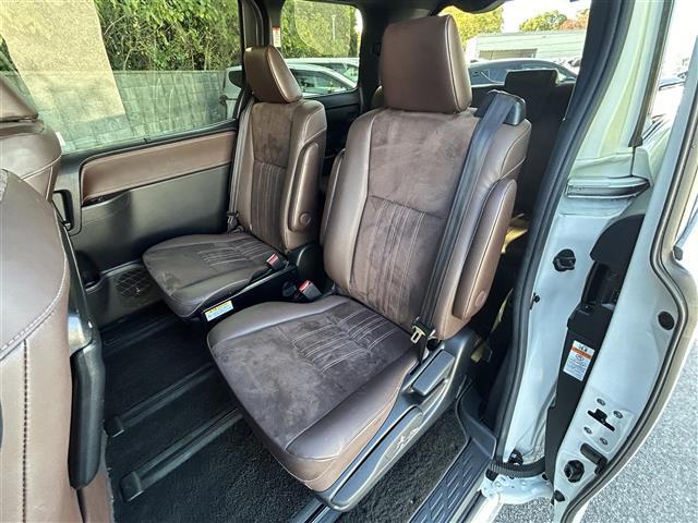 エスクァイア Ｇｉ　プレミアムパッケージ　１１型ＡＬＰＩＮＥナビ　Ｂｌｕｅｔｏｏｔｈ　両側パワスラ　クルーズコントロール　バックカメラ　衝突軽減ブレーキ　レーンキープアシスト　横滑り防止装置　コーナーセンサー　オートマチックハイビーム（28枚目）