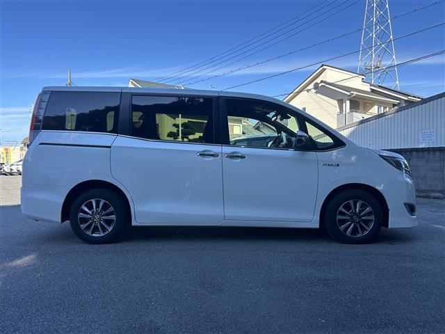 エスクァイア Ｇｉ　プレミアムパッケージ　１１型ＡＬＰＩＮＥナビ　Ｂｌｕｅｔｏｏｔｈ　両側パワスラ　クルーズコントロール　バックカメラ　衝突軽減ブレーキ　レーンキープアシスト　横滑り防止装置　コーナーセンサー　オートマチックハイビーム（38枚目）