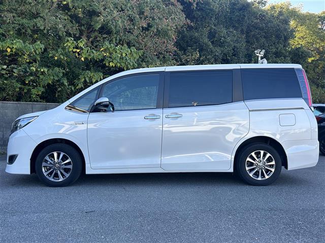 エスクァイア Ｇｉ　プレミアムパッケージ　１１型ＡＬＰＩＮＥナビ　Ｂｌｕｅｔｏｏｔｈ　両側パワスラ　クルーズコントロール　バックカメラ　衝突軽減ブレーキ　レーンキープアシスト　横滑り防止装置　コーナーセンサー　オートマチックハイビーム（39枚目）