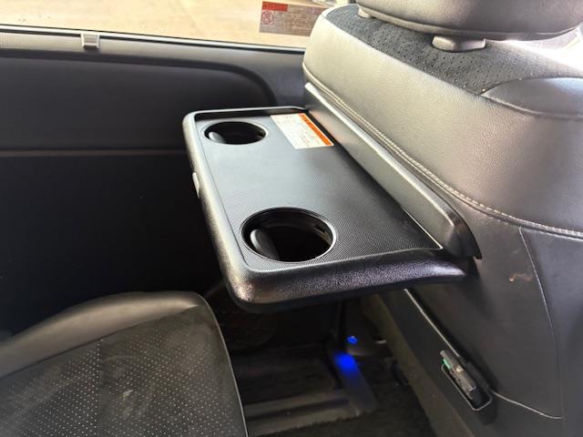 ヴォクシー ハイブリッドＺＳ　煌ＩＩＩ　フリップダウンモニター　純正１０型ナビ　フルセグ　バックカメラ　両側パワースライドドア　トヨタセーフティセンス　シートヒーター　ハーフレザーシート　ビルトインＥＴＣ　ＬＥＤヘッドライト　スマートキー（22枚目）