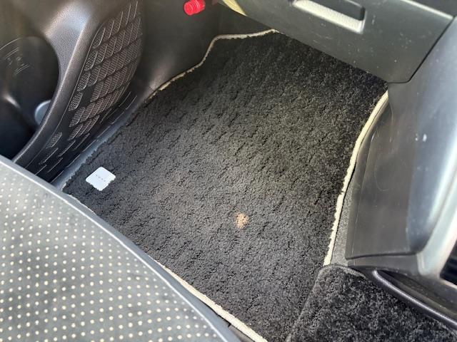 ヴォクシー ハイブリッドＺＳ　煌ＩＩＩ　フリップダウンモニター　純正１０型ナビ　フルセグ　バックカメラ　両側パワースライドドア　トヨタセーフティセンス　シートヒーター　ハーフレザーシート　ビルトインＥＴＣ　ＬＥＤヘッドライト　スマートキー（24枚目）