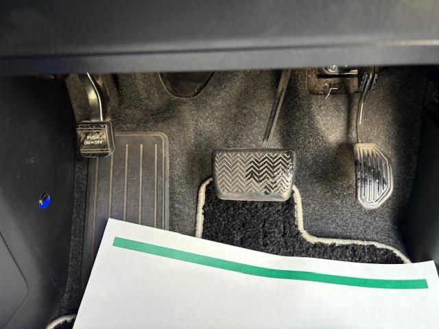 ヴォクシー ハイブリッドＺＳ　煌ＩＩＩ　フリップダウンモニター　純正１０型ナビ　フルセグ　バックカメラ　両側パワースライドドア　トヨタセーフティセンス　シートヒーター　ハーフレザーシート　ビルトインＥＴＣ　ＬＥＤヘッドライト　スマートキー（25枚目）