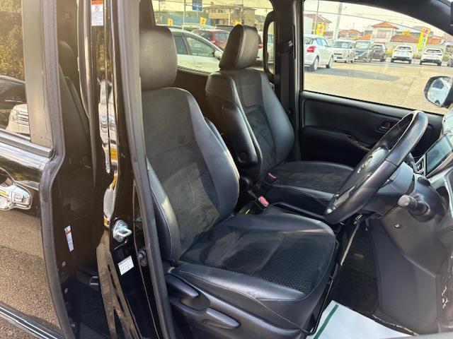 ヴォクシー ハイブリッドＺＳ　煌ＩＩＩ　フリップダウンモニター　純正１０型ナビ　フルセグ　バックカメラ　両側パワースライドドア　トヨタセーフティセンス　シートヒーター　ハーフレザーシート　ビルトインＥＴＣ　ＬＥＤヘッドライト　スマートキー（26枚目）