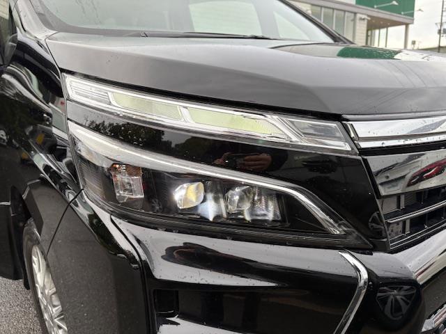 ヴォクシー ハイブリッドＺＳ　煌ＩＩＩ　フリップダウンモニター　純正１０型ナビ　フルセグ　バックカメラ　両側パワースライドドア　トヨタセーフティセンス　シートヒーター　ハーフレザーシート　ビルトインＥＴＣ　ＬＥＤヘッドライト　スマートキー（32枚目）