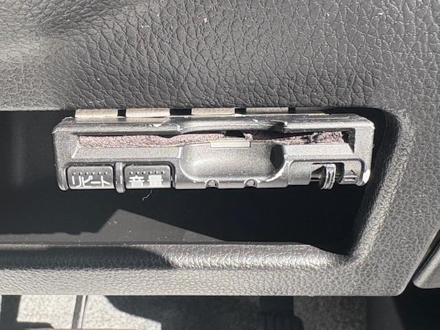 デイズルークス ハイウェイスター Gターボ T純正ナビ フルセグ アラウンドビューモニター エマージェンシーブレーキ クルーズコントロール 両側パワースライドドア ドライブレコーダー ETC レーダー探知機 純正アルミホイール スマートキー(8枚目)