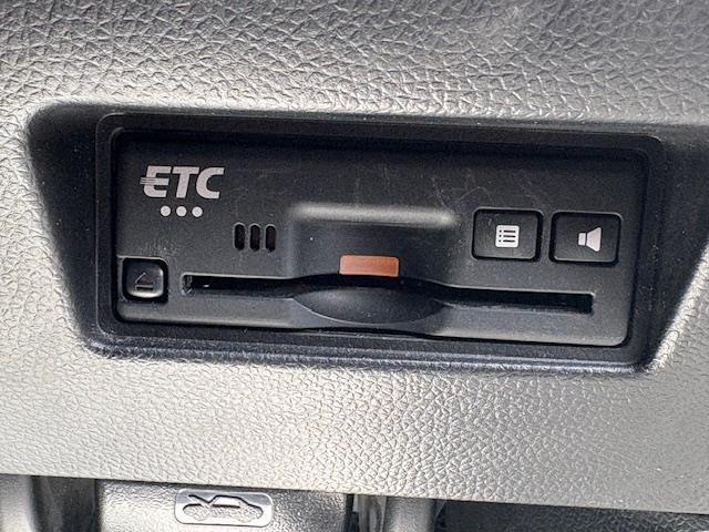 スイフト XG 純正ナビ フルセグ シートヒーター ビルトインETC プッシュスタート スマートキー×2 ドアバイザー 電動格納ミラー オートエアコン 横滑り防止システム 純正フロアマット(5枚目)