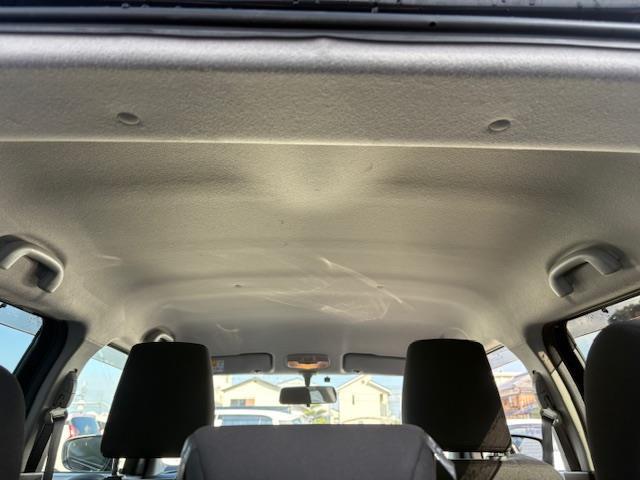 スイフト XG 純正ナビ フルセグ シートヒーター ビルトインETC プッシュスタート スマートキー×2 ドアバイザー 電動格納ミラー オートエアコン 横滑り防止システム 純正フロアマット(19枚目)