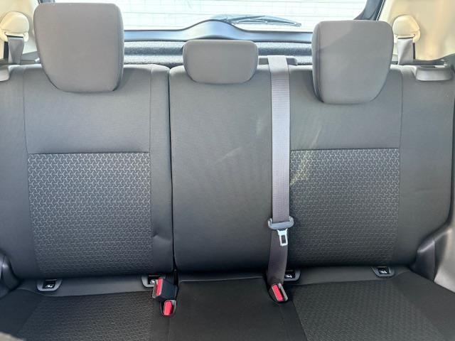 スイフト XG 純正ナビ フルセグ シートヒーター ビルトインETC プッシュスタート スマートキー×2 ドアバイザー 電動格納ミラー オートエアコン 横滑り防止システム 純正フロアマット(28枚目)