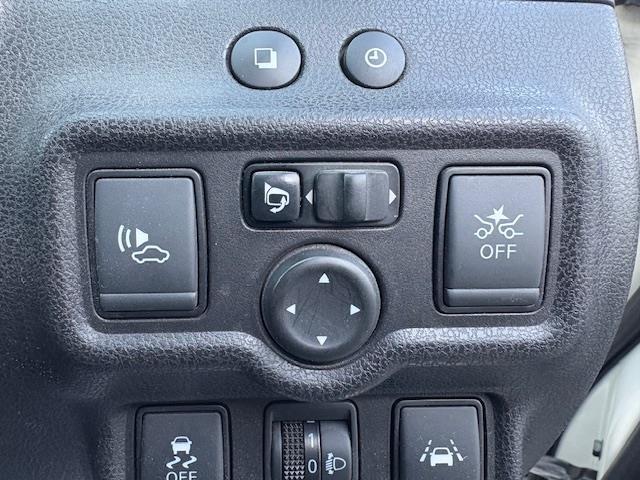ノート e-パワー X 純正ナビ フルセグ Bluetooth エマージェンシーブレーキ 車線逸脱警報 LEDヘッドライト プッシュスタート スマートキー×2 オートライト オートエアコン レーダー探知機(4枚目)