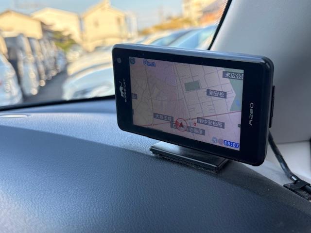 ノート e-パワー X 純正ナビ フルセグ Bluetooth エマージェンシーブレーキ 車線逸脱警報 LEDヘッドライト プッシュスタート スマートキー×2 オートライト オートエアコン レーダー探知機(6枚目)