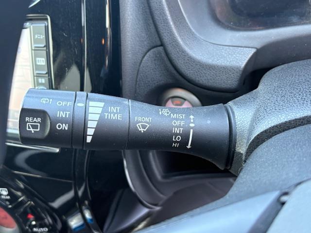 ノート e-パワー X 純正ナビ フルセグ Bluetooth エマージェンシーブレーキ 車線逸脱警報 LEDヘッドライト プッシュスタート スマートキー×2 オートライト オートエアコン レーダー探知機(11枚目)