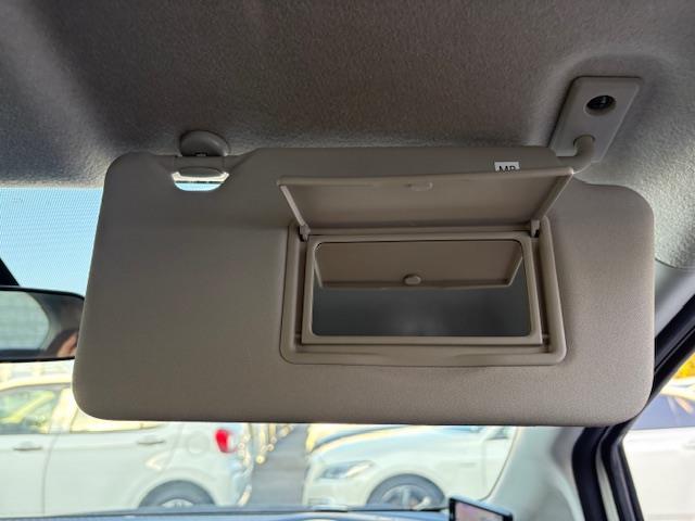 ノート e-パワー X 純正ナビ フルセグ Bluetooth エマージェンシーブレーキ 車線逸脱警報 LEDヘッドライト プッシュスタート スマートキー×2 オートライト オートエアコン レーダー探知機(20枚目)