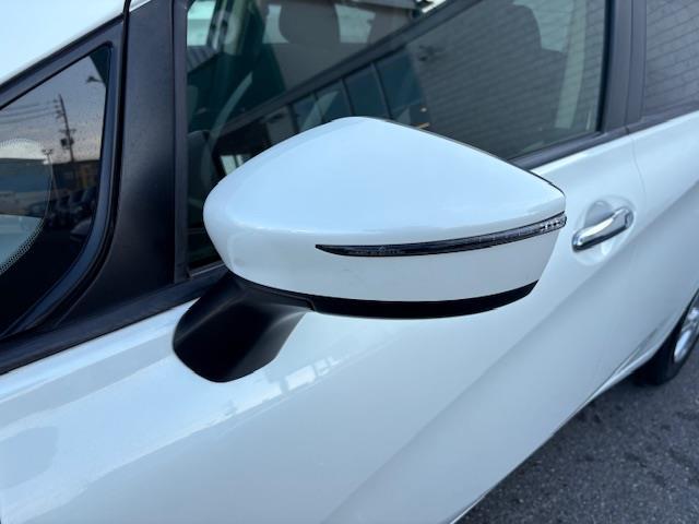 ノート e-パワー X 純正ナビ フルセグ Bluetooth エマージェンシーブレーキ 車線逸脱警報 LEDヘッドライト プッシュスタート スマートキー×2 オートライト オートエアコン レーダー探知機(37枚目)
