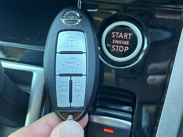 セレナ 　９型ＳＤナビ　フルセグ　Ｂｌｕｅｔｏｏｔｈ　後席モニター　プロパイロット　両側パワースライドドア　バックカメラ　衝突被害軽減システム　レーンキープアシスト　横滑り防止装置　オートマチックハイビーム（8枚目）