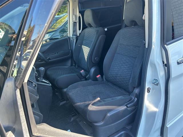 セレナ 　９型ＳＤナビ　フルセグ　Ｂｌｕｅｔｏｏｔｈ　後席モニター　プロパイロット　両側パワースライドドア　バックカメラ　衝突被害軽減システム　レーンキープアシスト　横滑り防止装置　オートマチックハイビーム（13枚目）