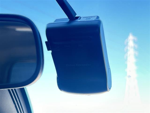 セレナ 　９型ＳＤナビ　フルセグ　Ｂｌｕｅｔｏｏｔｈ　後席モニター　プロパイロット　両側パワースライドドア　バックカメラ　衝突被害軽減システム　レーンキープアシスト　横滑り防止装置　オートマチックハイビーム（40枚目）