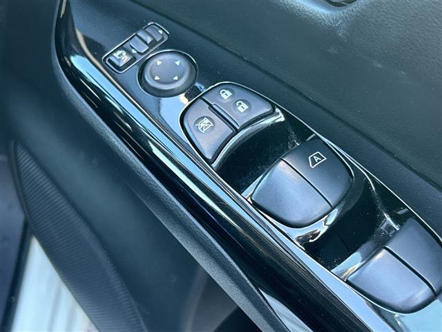 セレナ 　９型ＳＤナビ　フルセグ　Ｂｌｕｅｔｏｏｔｈ　後席モニター　プロパイロット　両側パワースライドドア　バックカメラ　衝突被害軽減システム　レーンキープアシスト　横滑り防止装置　オートマチックハイビーム（42枚目）