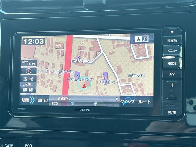 プリウス Ｓツーリングセレクション　ＡＬＰＩＮＥナビ　横滑り防止装置　盗難防止装置　レザーシート　シートヒーター　ＥＴＣ　ＬＥＤヘッドライト　オートライト　オートマチックハイビーム　ドライブレコーダー　純正アルミホイール　社外Ｆマット（3枚目）