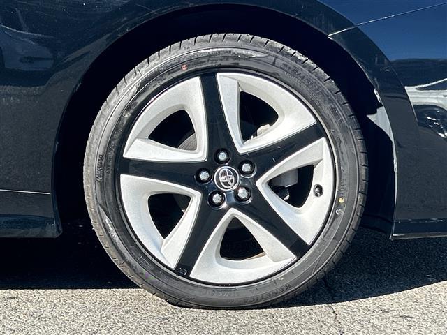 プリウス Ｓツーリングセレクション　ＡＬＰＩＮＥナビ　横滑り防止装置　盗難防止装置　レザーシート　シートヒーター　ＥＴＣ　ＬＥＤヘッドライト　オートライト　オートマチックハイビーム　ドライブレコーダー　純正アルミホイール　社外Ｆマット（39枚目）