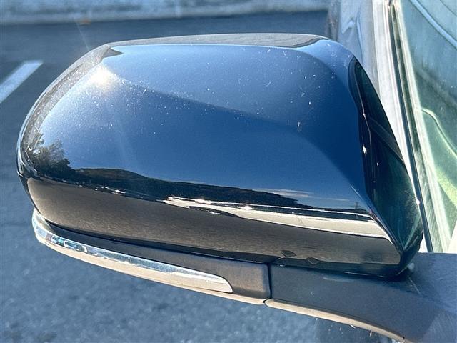 プリウス Ｓツーリングセレクション　ＡＬＰＩＮＥナビ　横滑り防止装置　盗難防止装置　レザーシート　シートヒーター　ＥＴＣ　ＬＥＤヘッドライト　オートライト　オートマチックハイビーム　ドライブレコーダー　純正アルミホイール　社外Ｆマット（40枚目）