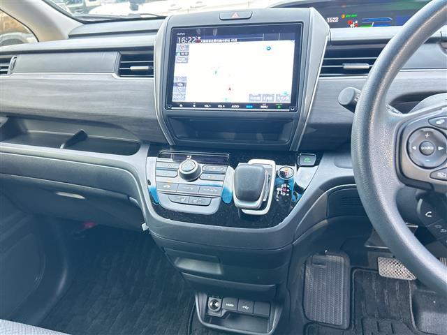 フリードハイブリッド ハイブリッド・Gブラックスタイル 9インチナビ フルセグ Bluetooth バックカメラ 両側パワースライドドア シートヒーター レーダークルーズコントロール 前後ドライブレコーダー ETC フロアーマット サイドバイザー(8枚目)