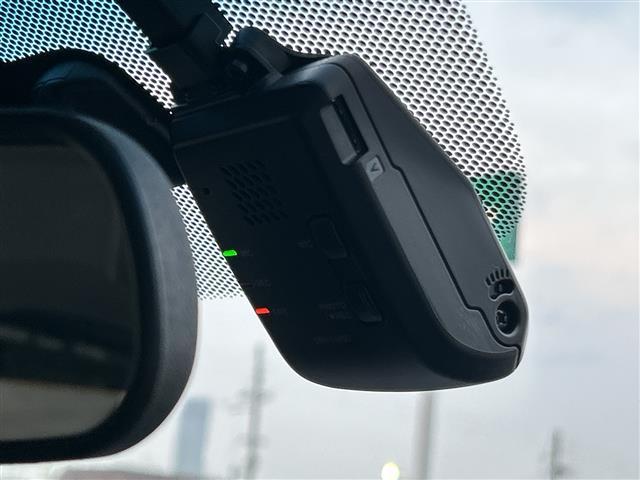 フリードハイブリッド ハイブリッド・Gブラックスタイル 9インチナビ フルセグ Bluetooth バックカメラ 両側パワースライドドア シートヒーター レーダークルーズコントロール 前後ドライブレコーダー ETC フロアーマット サイドバイザー(17枚目)