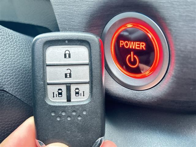 フリードハイブリッド ハイブリッド・Gブラックスタイル 9インチナビ フルセグ Bluetooth バックカメラ 両側パワースライドドア シートヒーター レーダークルーズコントロール 前後ドライブレコーダー ETC フロアーマット サイドバイザー(19枚目)