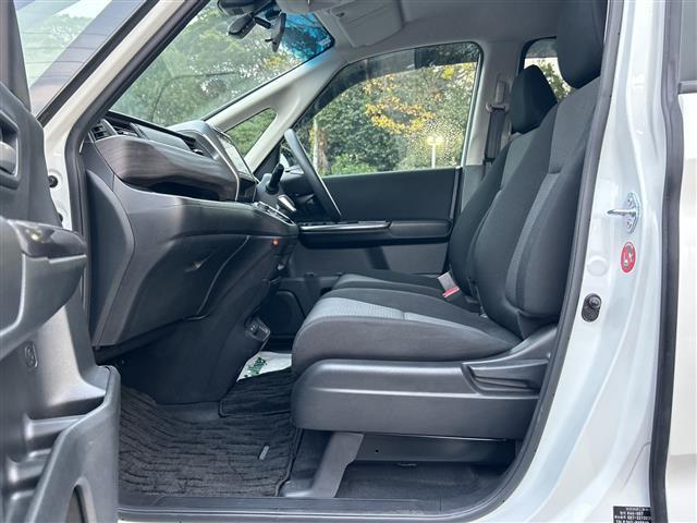 フリードハイブリッド ハイブリッド・Gブラックスタイル 9インチナビ フルセグ Bluetooth バックカメラ 両側パワースライドドア シートヒーター レーダークルーズコントロール 前後ドライブレコーダー ETC フロアーマット サイドバイザー(25枚目)