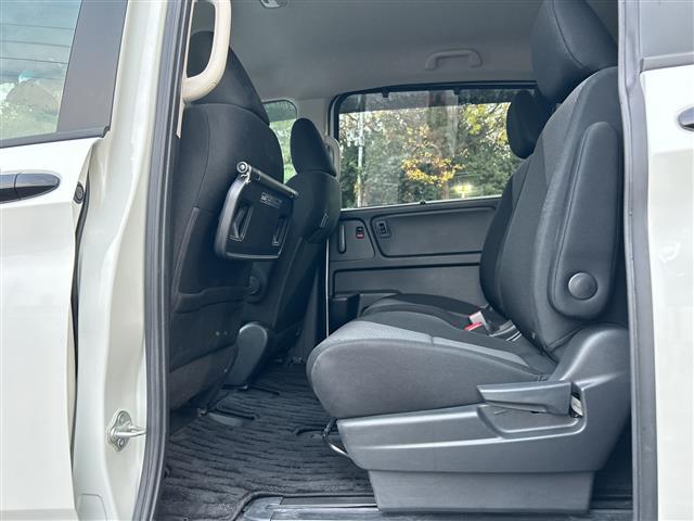 フリードハイブリッド ハイブリッド・Gブラックスタイル 9インチナビ フルセグ Bluetooth バックカメラ 両側パワースライドドア シートヒーター レーダークルーズコントロール 前後ドライブレコーダー ETC フロアーマット サイドバイザー(30枚目)