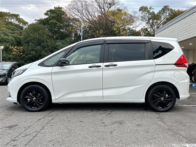 フリードハイブリッド ハイブリッド・Gブラックスタイル 9インチナビ フルセグ Bluetooth バックカメラ 両側パワースライドドア シートヒーター レーダークルーズコントロール 前後ドライブレコーダー ETC フロアーマット サイドバイザー(37枚目)