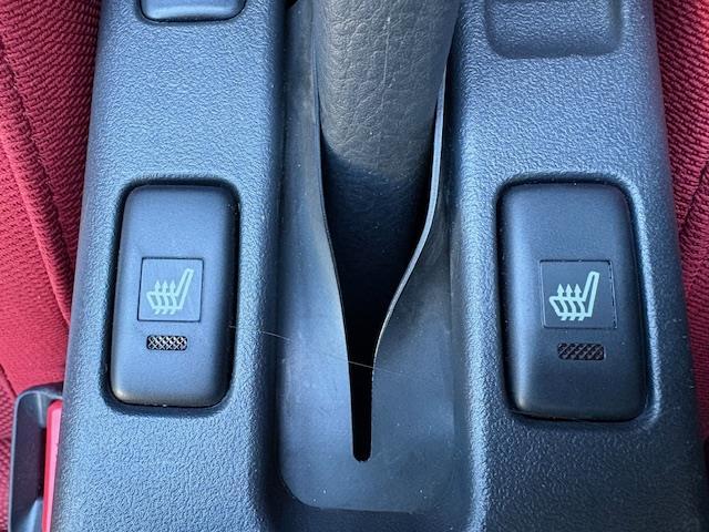 コペン ローブ オープンカー 社外ナビ バックカメラ フルセグ ドライブレコーダー シートヒーター ハーフレザーシート 革巻きステアリング ステアリングスイッチ LEDヘッドライト プッシュスタート スマートキー(6枚目)