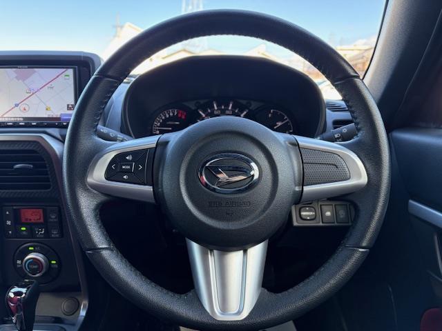 コペン ローブ オープンカー 社外ナビ バックカメラ フルセグ ドライブレコーダー シートヒーター ハーフレザーシート 革巻きステアリング ステアリングスイッチ LEDヘッドライト プッシュスタート スマートキー(10枚目)