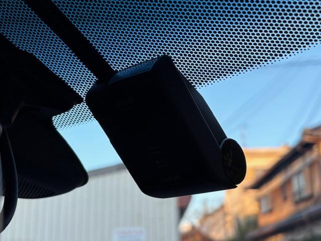 ヴェゼル ハイブリッド 純正ナビ フルセグ Bluetooth バックカメラ ドライブレコーダー ビルトインETC パドルシフト 電子パーキング スマートキー×2 純正アルミホイール LEDヘッドライト カーテンエアバック(6枚目)