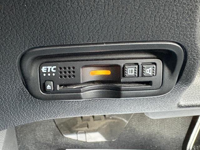 ヴェゼル ハイブリッド 純正ナビ フルセグ Bluetooth バックカメラ ドライブレコーダー ビルトインETC パドルシフト 電子パーキング スマートキー×2 純正アルミホイール LEDヘッドライト カーテンエアバック(7枚目)