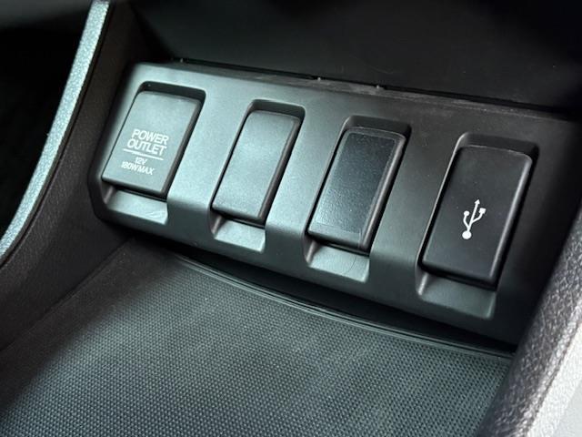 ヴェゼル ハイブリッド 純正ナビ フルセグ Bluetooth バックカメラ ドライブレコーダー ビルトインETC パドルシフト 電子パーキング スマートキー×2 純正アルミホイール LEDヘッドライト カーテンエアバック(21枚目)