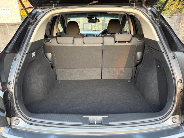 ヴェゼル ハイブリッド 純正ナビ フルセグ Bluetooth バックカメラ ドライブレコーダー ビルトインETC パドルシフト 電子パーキング スマートキー×2 純正アルミホイール LEDヘッドライト カーテンエアバック(30枚目)